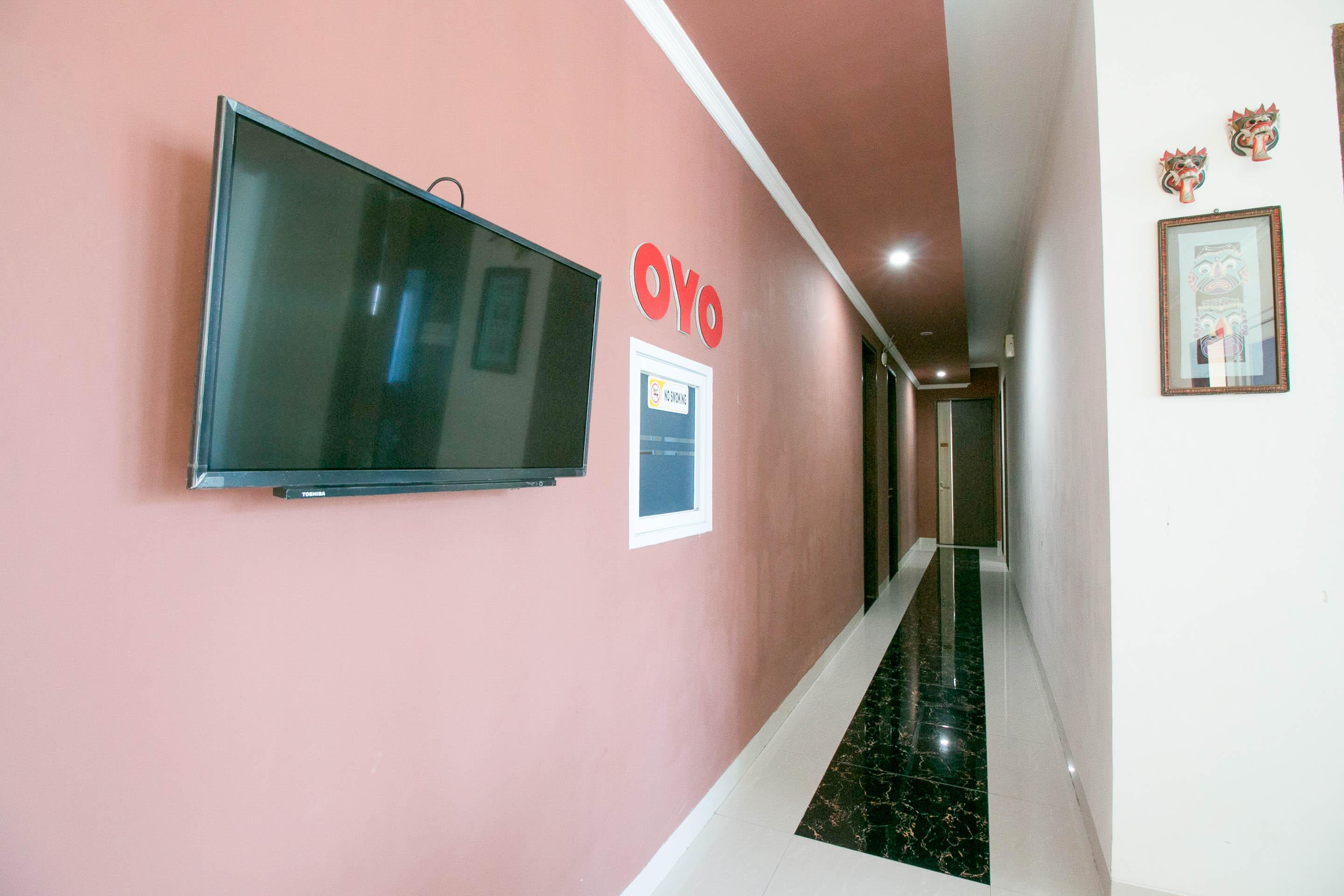 Oyo 1975 Bale Ikite Hotel Makassar Exterior photo